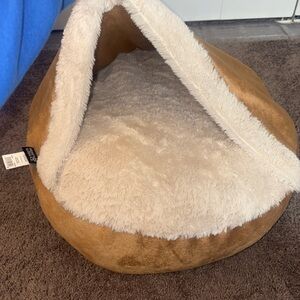 Cozy Tan and Cream Pet Bed